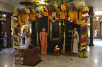 HH Swamiji arrives for Dharma sabha and Dev Darshan